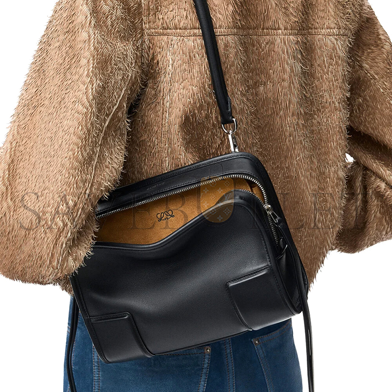 LOEWE SMALL AMAZONA 180 BAG IN SOFT CALFSKIN A039AS0X01 (24.5*18.5*10cm)